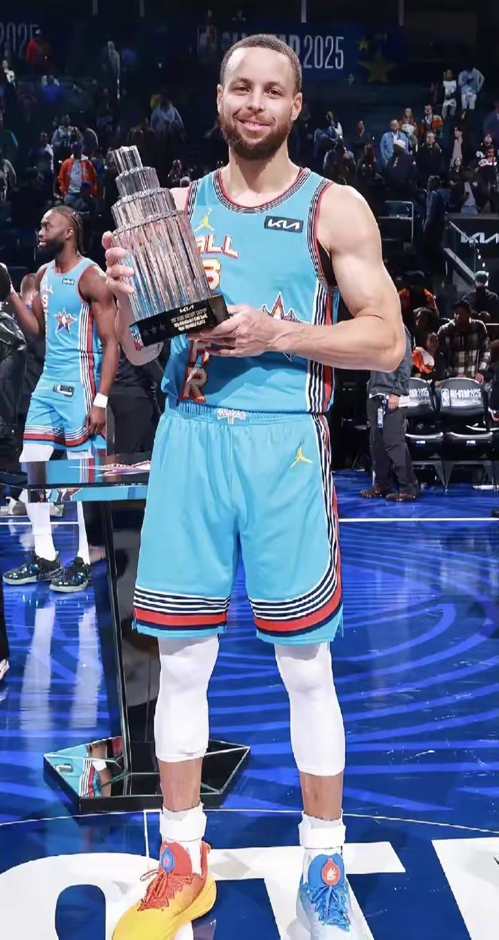 库里三巨头联手，塔图姆得分突破，76人冲击季后赛！